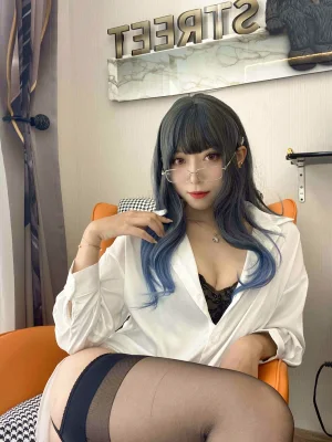 Money冷冷《白衬衫》主题写真：84张全套美图，含2个视频