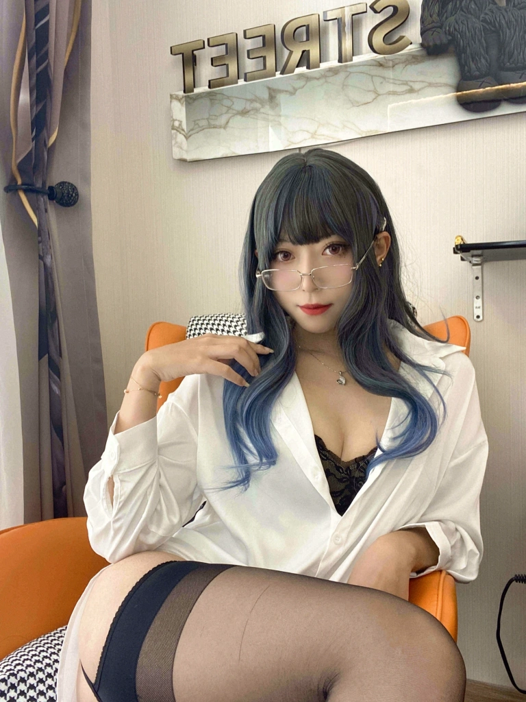 Money冷冷《白衬衫》主题写真：84张全套美图，含2个视频