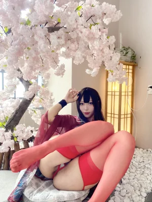 Money冷冷《新年快乐》主题写真：31张全套美图，含2个视频