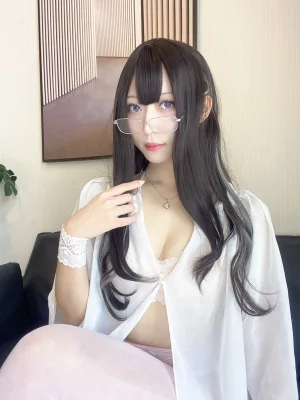 Money冷冷《白挂》主题写真：59张全套美图，含2个视频