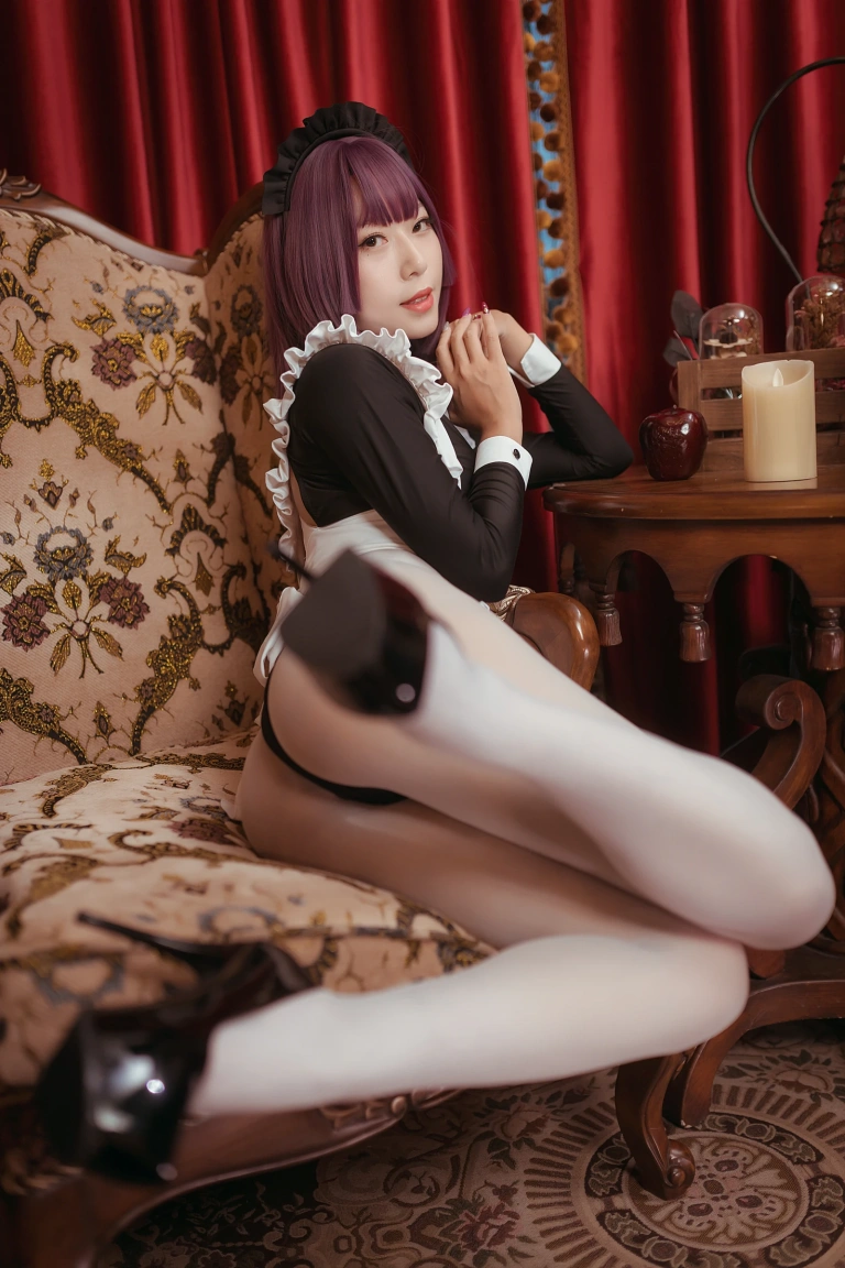 Money冷冷《高叉女仆》主题写真：25张全套美图