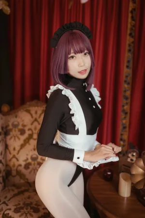 Money冷冷《高叉女仆》主题写真：25张全套美图