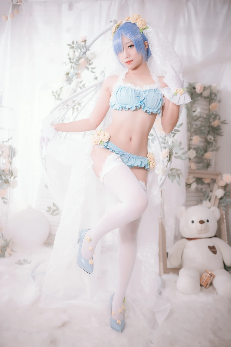 Money冷冷《蕾姆》主题写真：15张全套美图