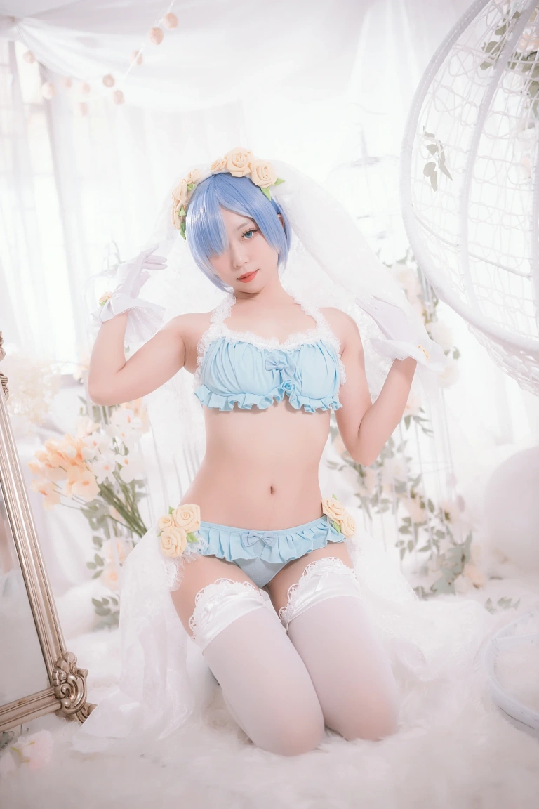 Money冷冷《蕾姆》主题写真：15张全套美图