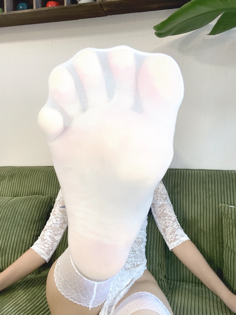 Money冷冷《白蕾丝长裙》主题写真：73张全套美图，含2个视频