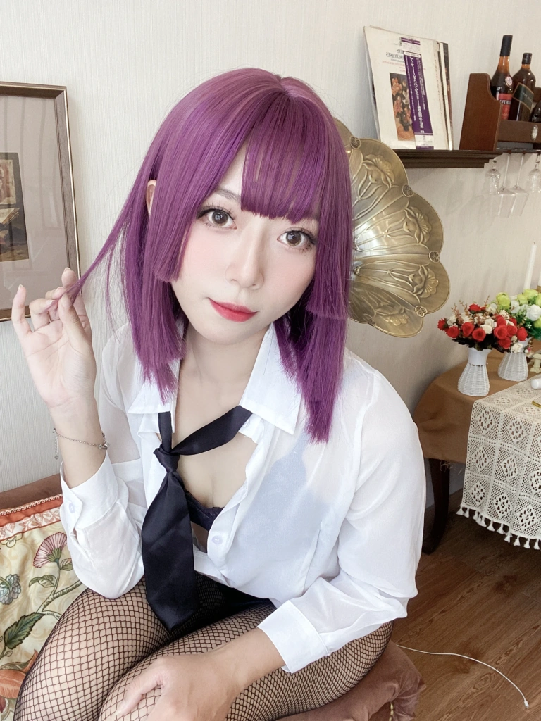 Money冷冷《OL网网制服》主题写真：82张全套美图，含5个视频