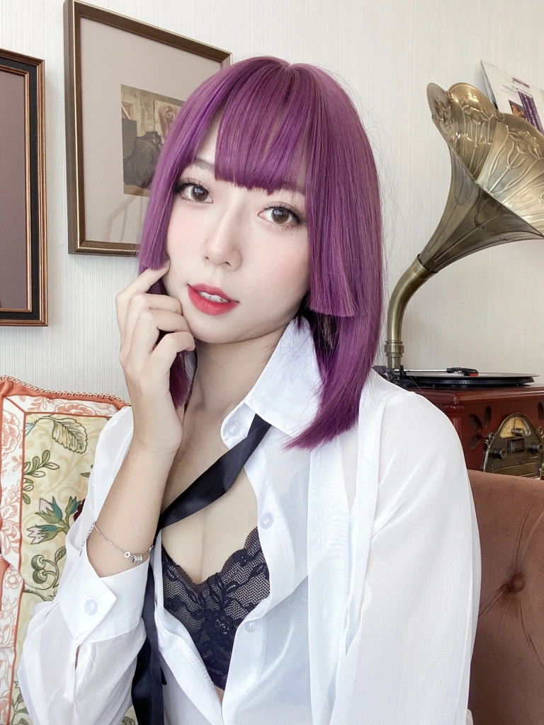 Money冷冷《OL网网制服》主题写真：82张全套美图，含5个视频