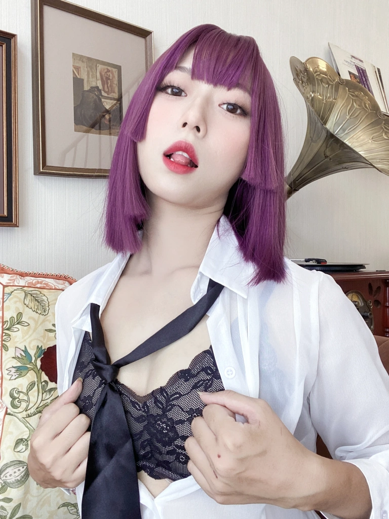 Money冷冷《OL网网制服》主题写真：82张全套美图，含5个视频