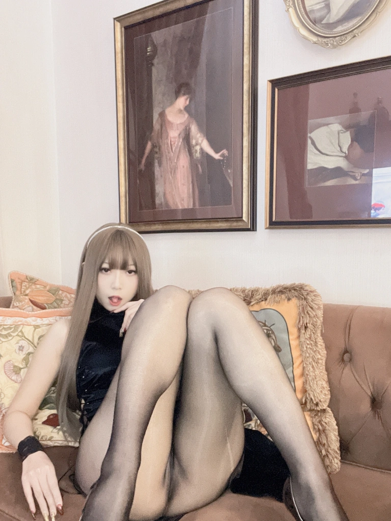 Money冷冷《绑带旗袍裙》主题写真：64张全套美图