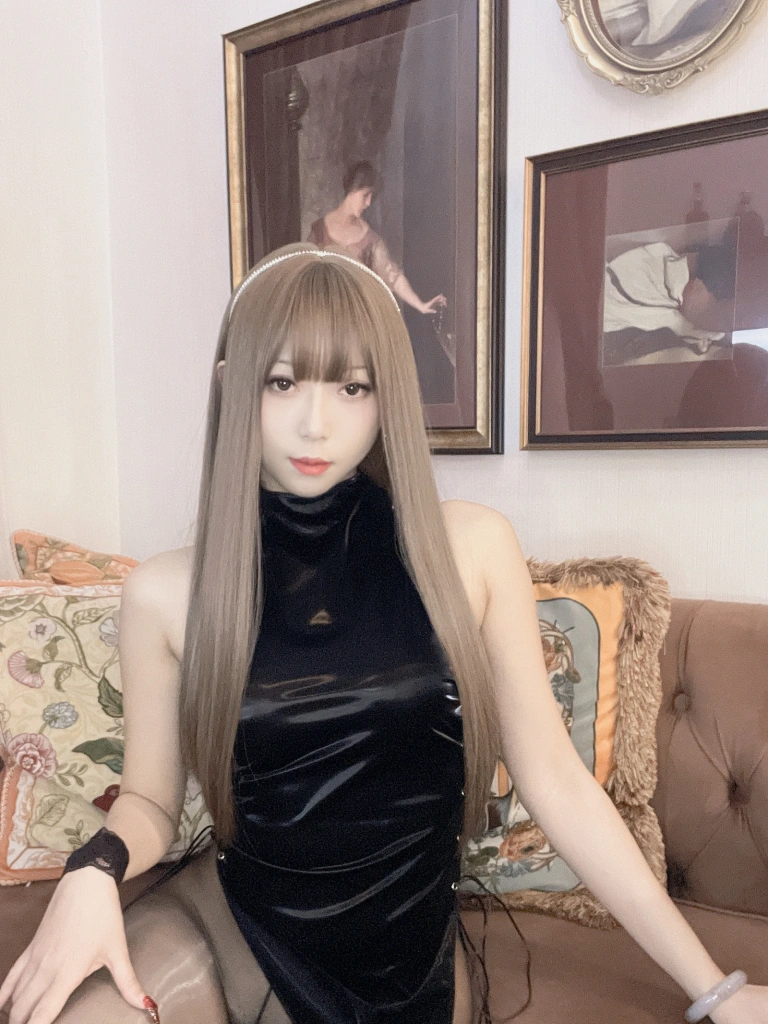 Money冷冷《绑带旗袍裙》主题写真：64张全套美图