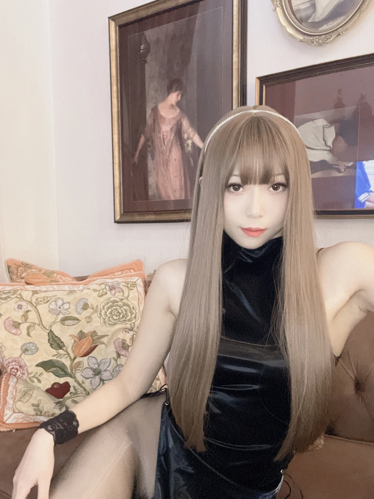 Money冷冷《绑带旗袍裙》主题写真：64张全套美图