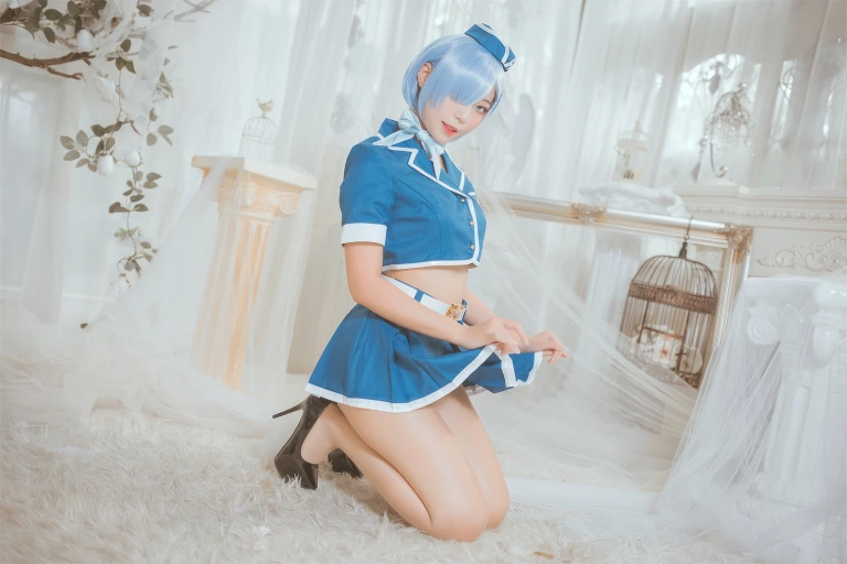 Money冷冷《蕾姆空姐小恶魔》主题写真：33张全套美图