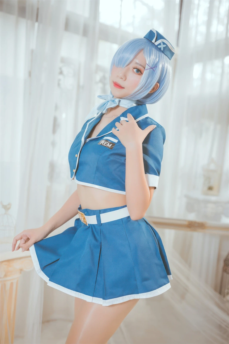 Money冷冷《蕾姆空姐小恶魔》主题写真：33张全套美图