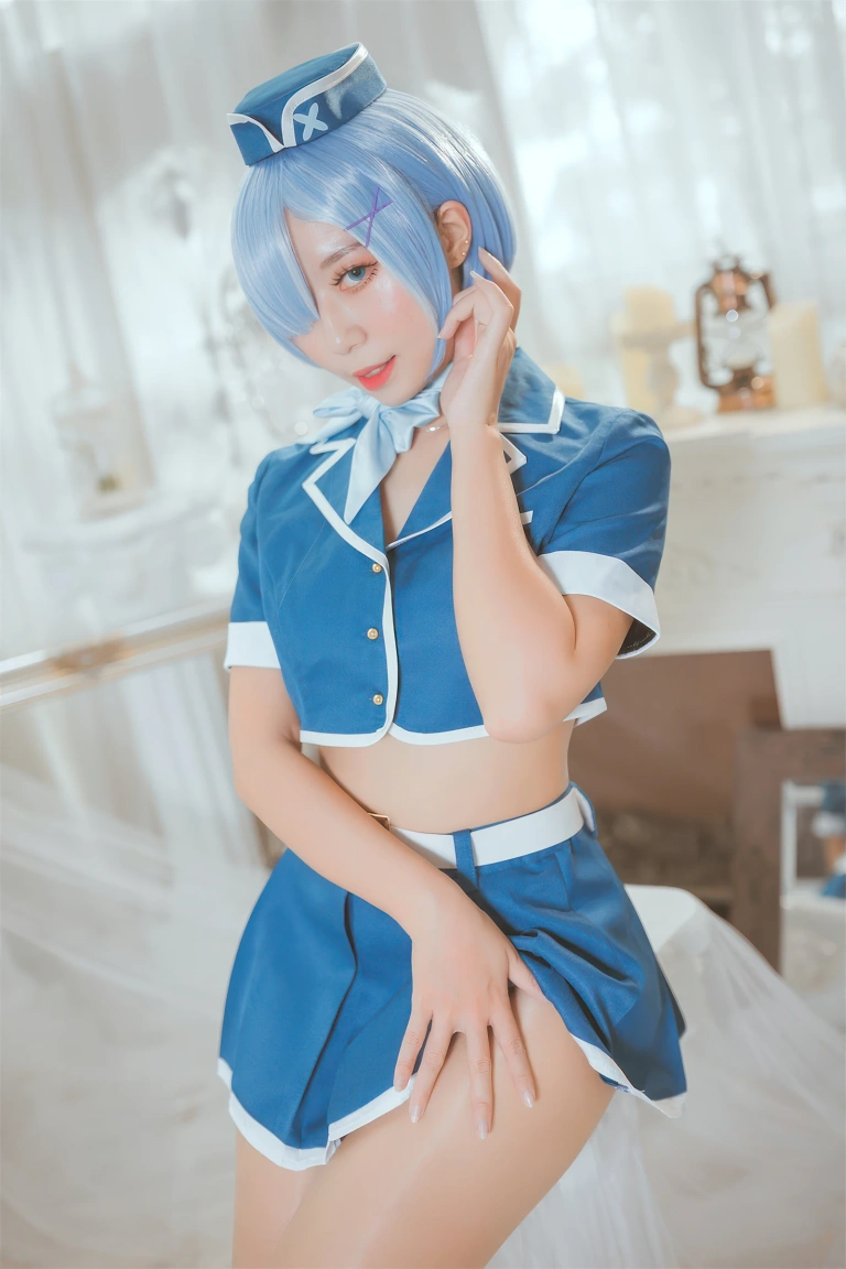 Money冷冷《蕾姆空姐小恶魔》主题写真：33张全套美图