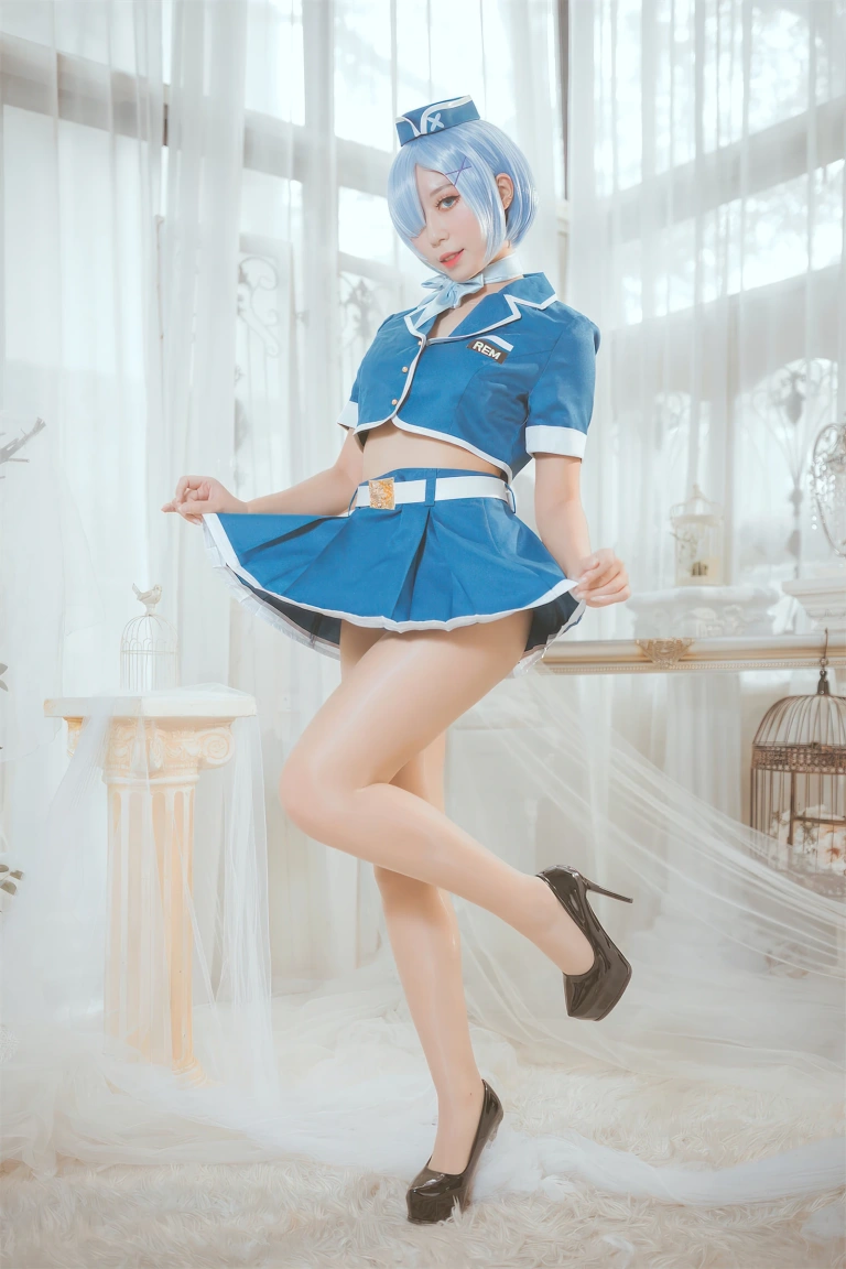 Money冷冷《蕾姆空姐小恶魔》主题写真：33张全套美图