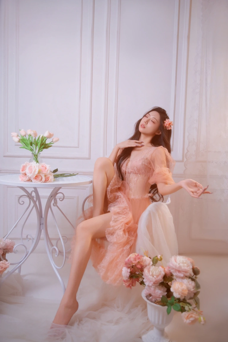 Money冷冷《仙女粉氛围感写真》主题写真：30张全套美图