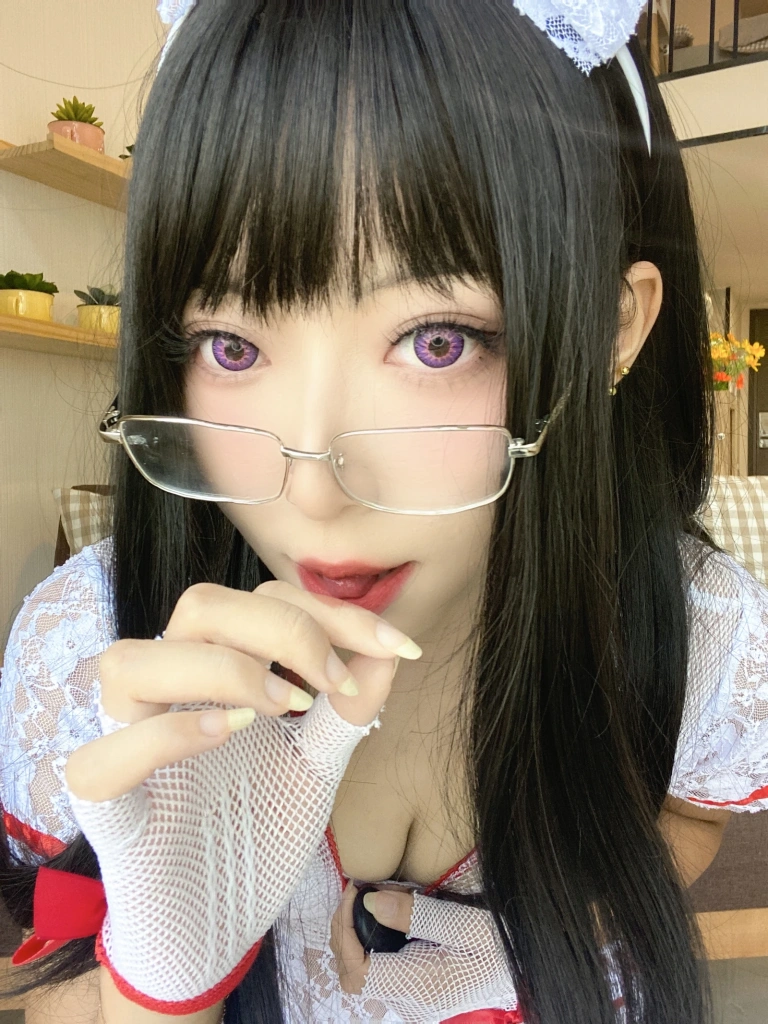 Money冷冷《白网护士套》主题写真：48张全套美图，含2个视频