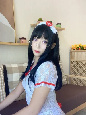 Money冷冷《白网护士套》主题写真：48张全套美图，含2个视频