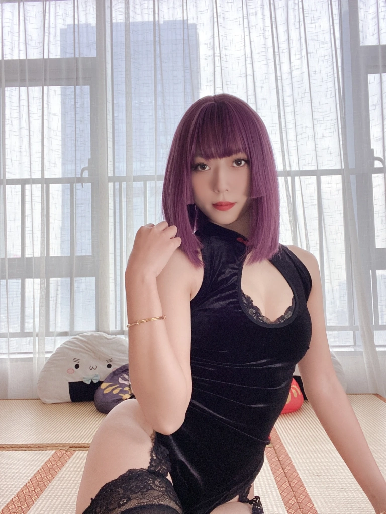 Money冷冷《高叉旗袍蕾丝裙》主题写真：107张全套美图，含1个视频