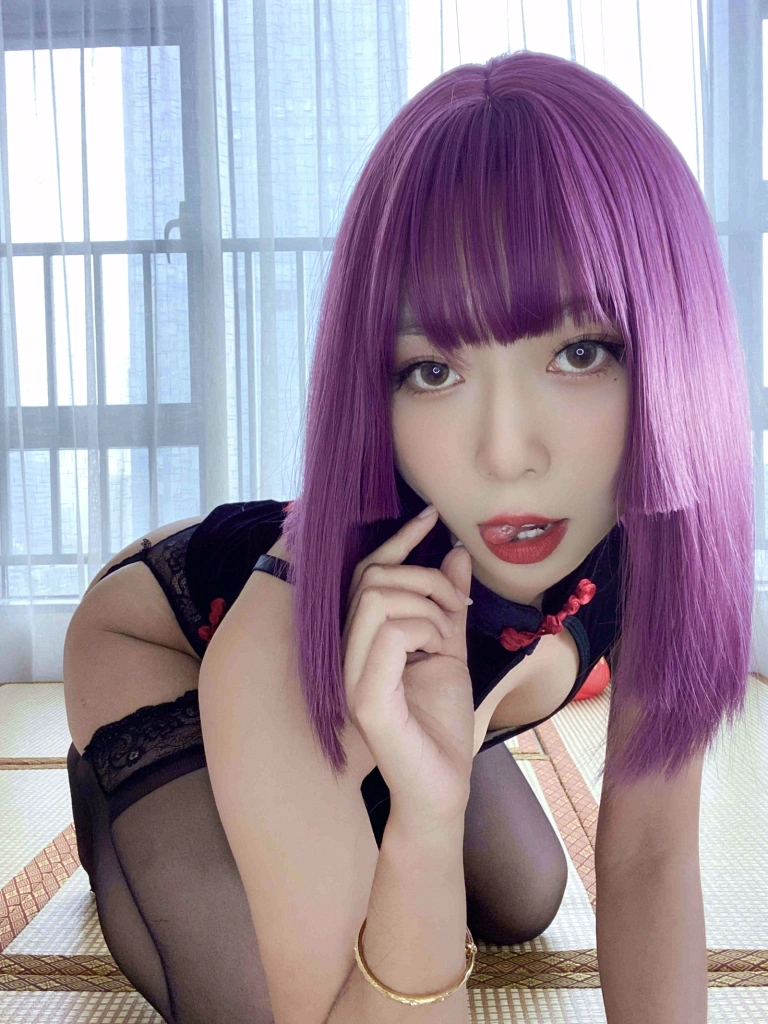 Money冷冷《高叉旗袍蕾丝裙》主题写真：107张全套美图，含1个视频