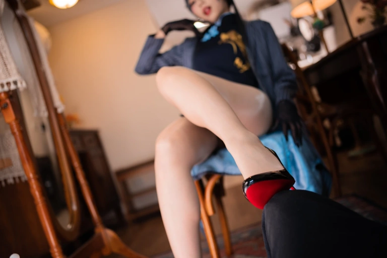 Money冷冷《蔚蓝档案 妃咲》主题写真：63张全套美图