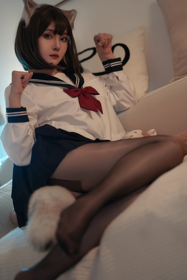 Natsuko_夏夏子《大尾巴喵》主题写真：50张全套美图