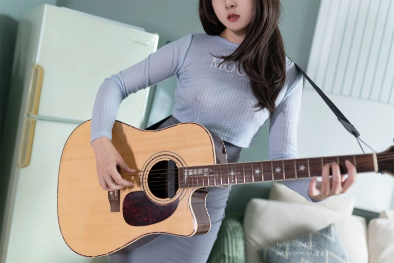 Natsuko_夏夏子《吉他妹妹》主题写真：48张全套美图