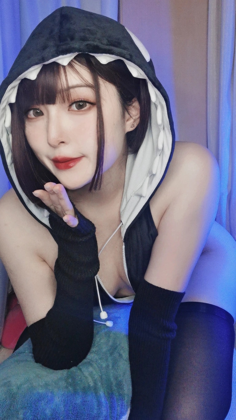 Natsuko_夏夏子《虎鲸自拍》主题写真：25张全套美图