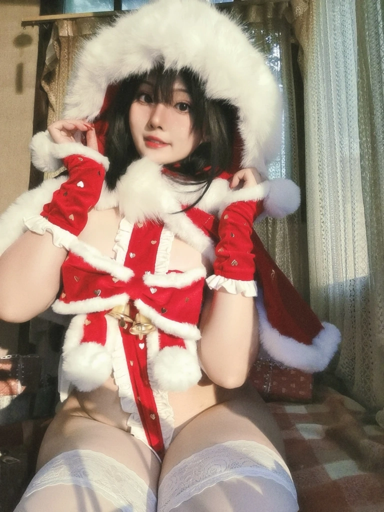 Natsuko_夏夏子《2023圣诞雪精灵》主题写真：48张全套美图，含1个视频