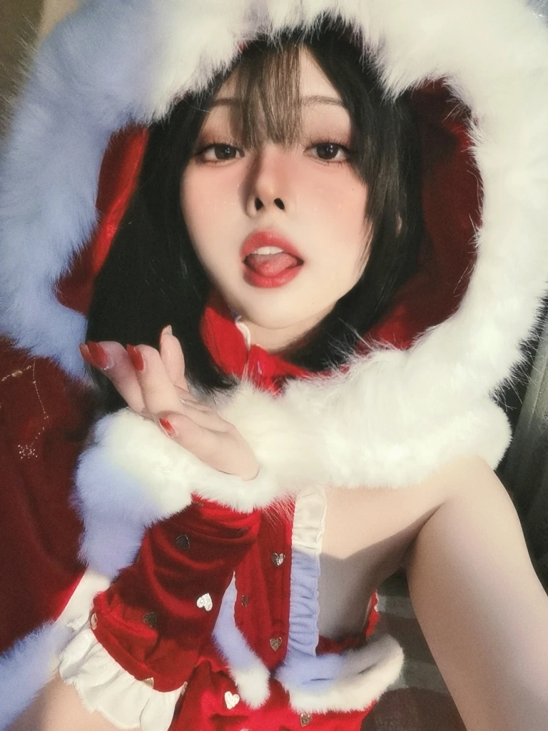 Natsuko_夏夏子《2023圣诞雪精灵》主题写真：48张全套美图，含1个视频