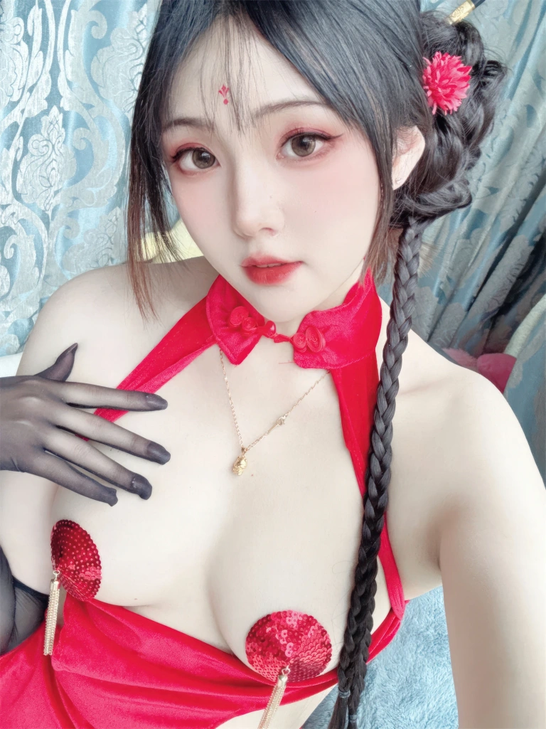 Natsuko_夏夏子《龙年新春 自拍》主题写真：45张全套美图