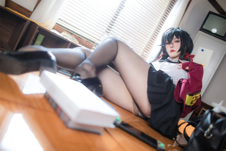 Natsuko_夏夏子《大凤JK》主题写真：40张全套美图