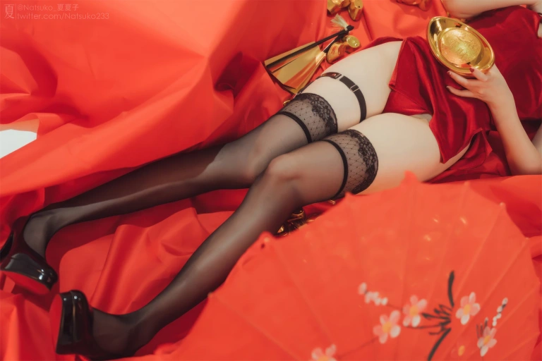 Natsuko_夏夏子《夏记钱庄》主题写真：48张全套美图，含1个视频