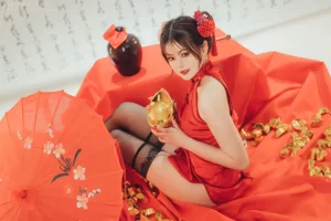 Natsuko_夏夏子《夏记钱庄》主题写真：48张全套美图，含1个视频