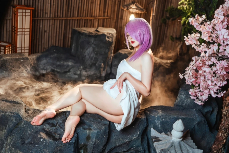 Natsuko_夏夏子《碧蓝航线 的里雅斯特温泉夜》主题写真：58张全套美图