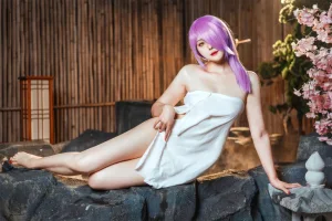 Natsuko_夏夏子《碧蓝航线 的里雅斯特温泉夜》主题写真：58张全套美图