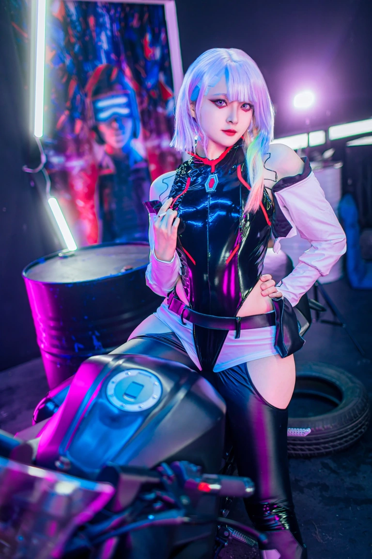 Natsuko_夏夏子《赛博朋克 边缘行者 Lucy》主题写真：61张全套美图