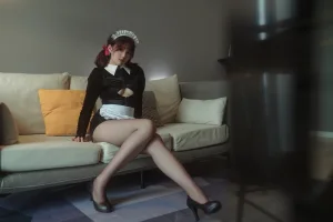 Natsuko_夏夏子《漆黑女仆》主题写真：50张全套美图