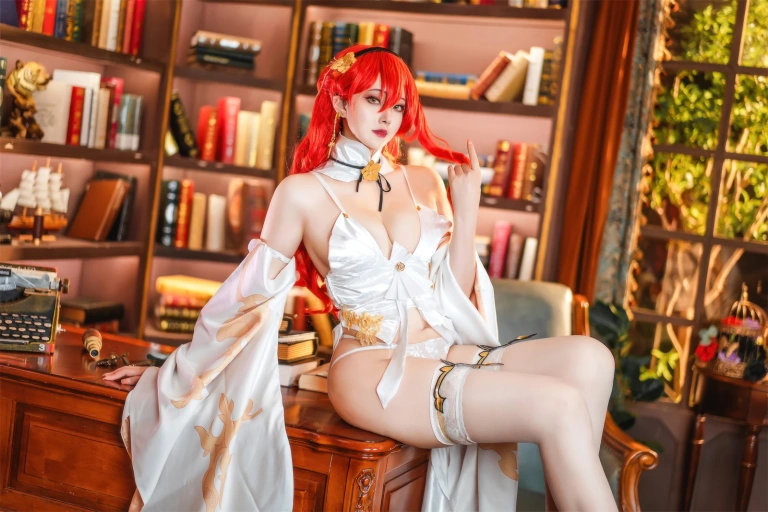 Natsuko_夏夏子《崩坏：星穹铁道 姬子礼服》主题写真：77张全套美图