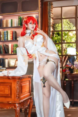Natsuko_夏夏子《崩坏：星穹铁道 姬子礼服》主题写真：77张全套美图