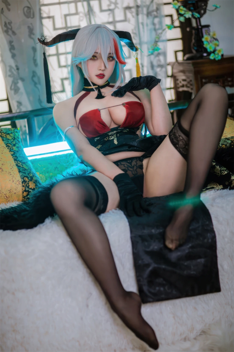 Natsuko_夏夏子《埃吉尔 金龙腾祥云》主题写真：28张全套美图