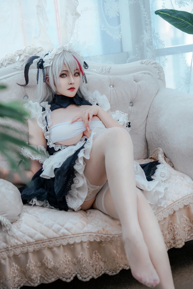 Natsuko_夏夏子《碧蓝航线 埃吉尔龙女仆》主题写真：17张全套美图