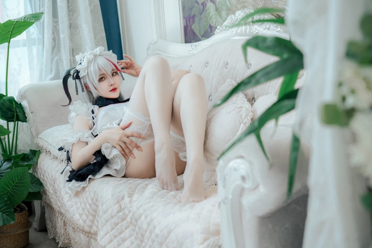Natsuko_夏夏子《碧蓝航线 埃吉尔龙女仆》主题写真：17张全套美图