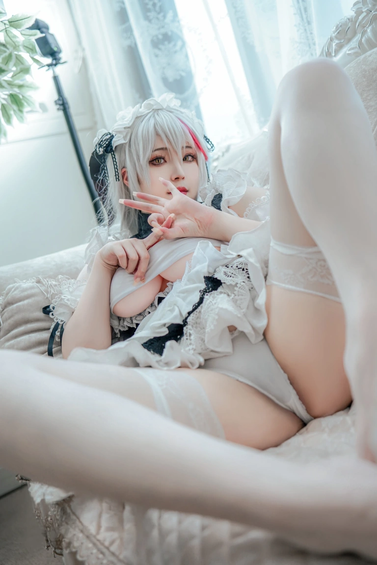 Natsuko_夏夏子《碧蓝航线 埃吉尔龙女仆》主题写真：17张全套美图