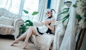 Natsuko_夏夏子《碧蓝航线 埃吉尔龙女仆》主题写真：17张全套美图