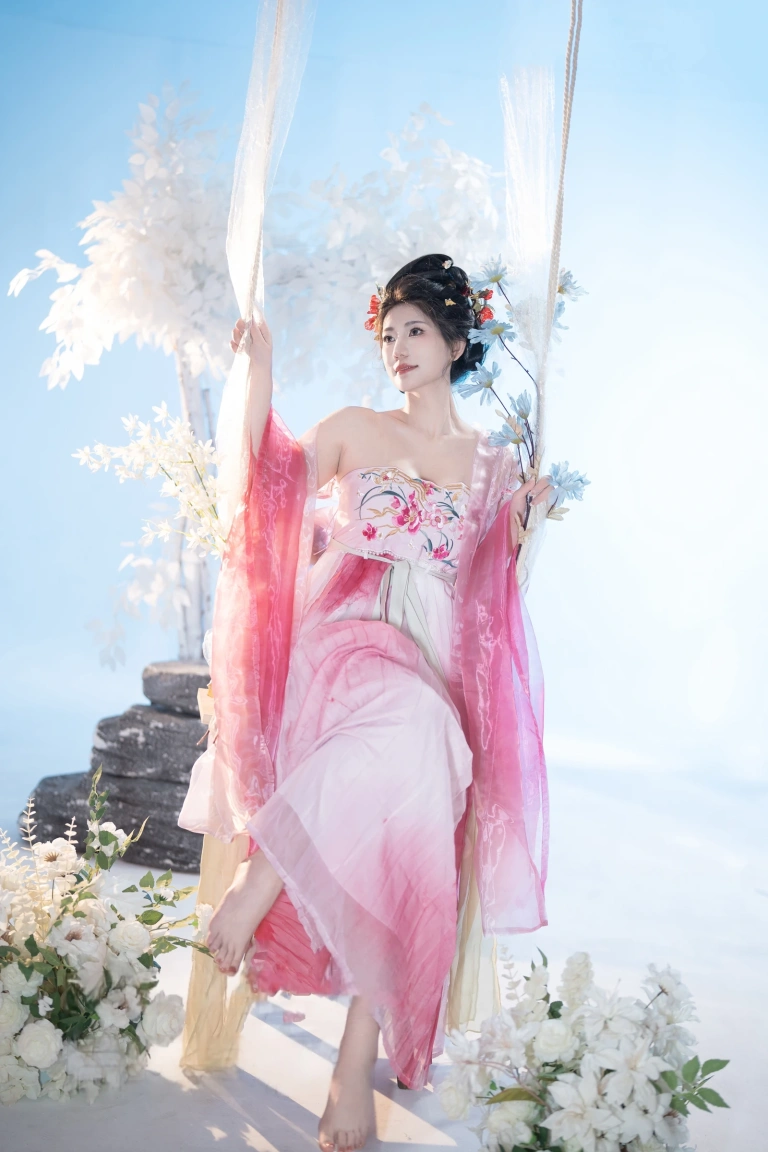 Natsuko_夏夏子《瑶池洗凝脂（&星澜是澜澜叫澜妹呀）》主题写真：111张全套美图，含2个视频