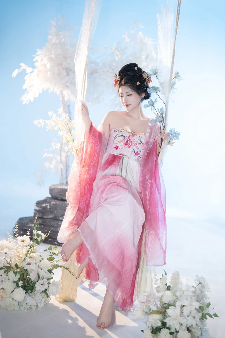 Natsuko_夏夏子《瑶池洗凝脂（&星澜是澜澜叫澜妹呀）》主题写真：111张全套美图，含2个视频