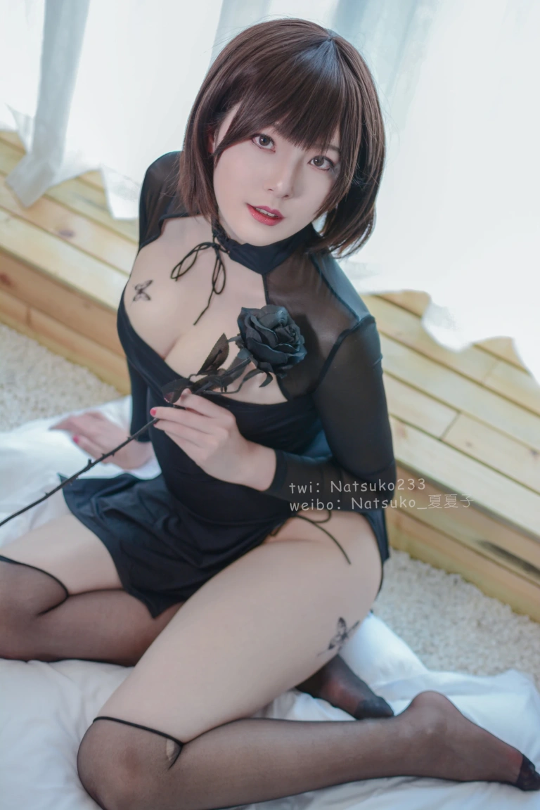 Natsuko_夏夏子《开胸旗袍》主题写真：18张全套美图