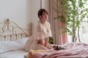 Natsuko_夏夏子《雏菊》主题写真：43张全套美图