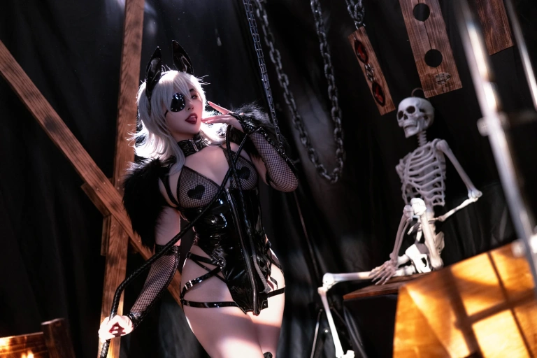 Natsuko_夏夏子《玄狼》主题写真：81张全套美图